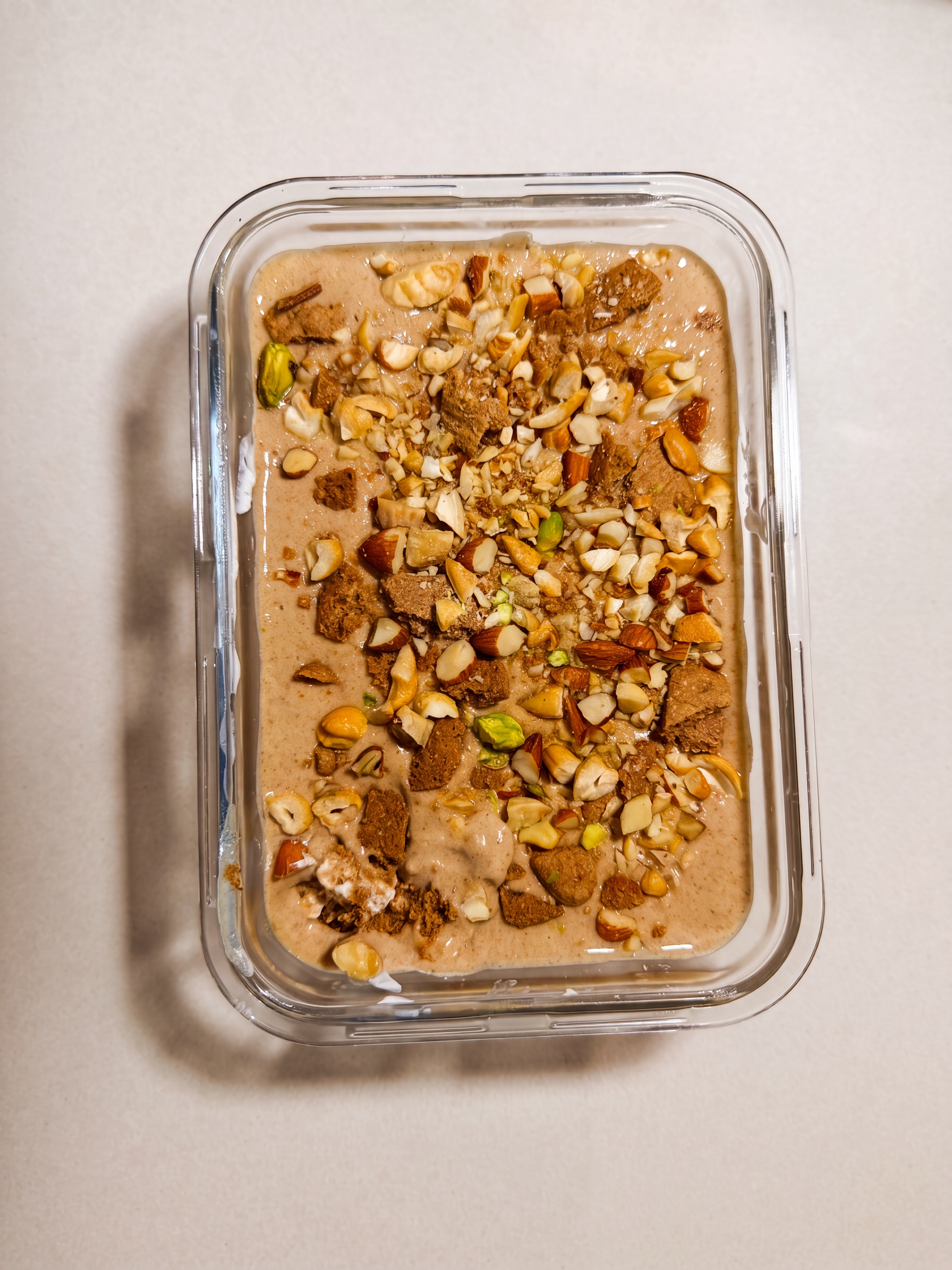 Date Mousse with Greek Yogurt and Honey Cookies